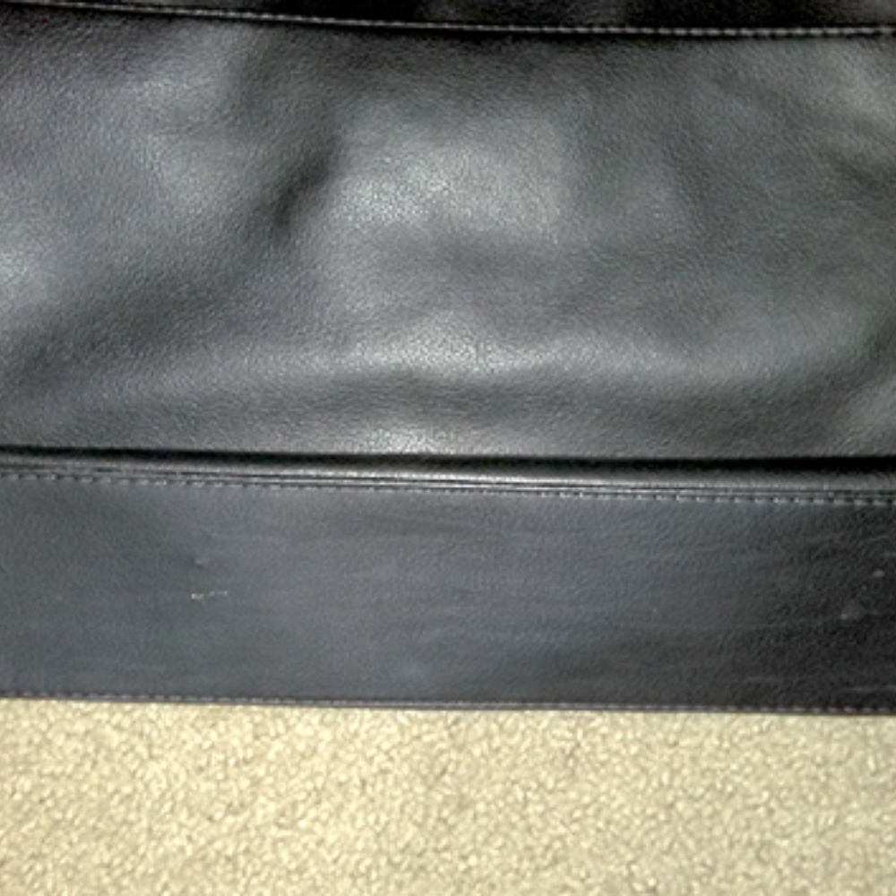 Mexx Messenger Bag - Picture 6 of 7